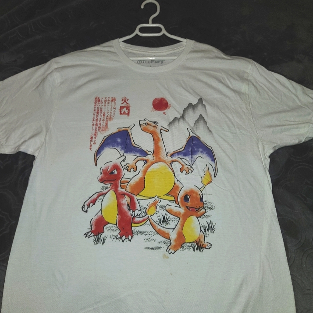 Pokemon GRAPHIC TEE SIZE LARGE